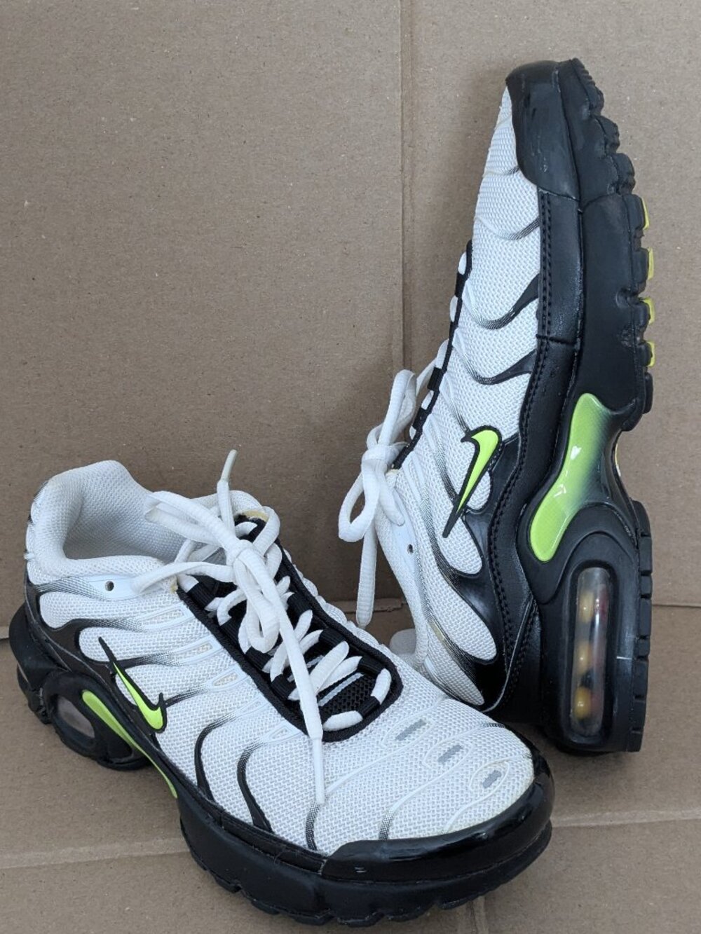 Nike Air Max Shoes TN Plus BV0047-100 White Black Volt - Size 4Y